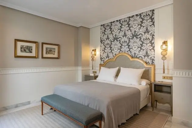 Premier Tek Büyük Yataklı Oda