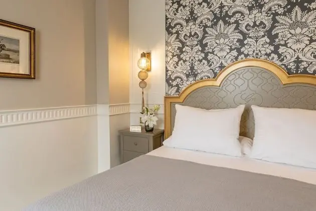 Premier Tek Büyük Yataklı Oda