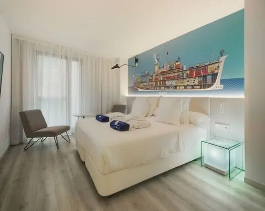 Superior Tek Büyük veya İki Ayrı Yataklı Oda