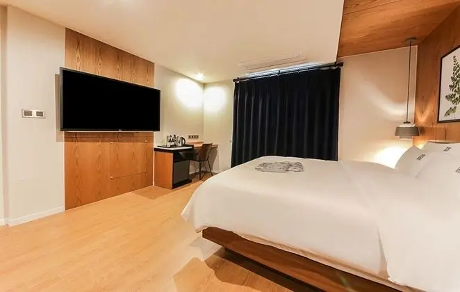 Deluxe Tek Büyük Yataklı Oda