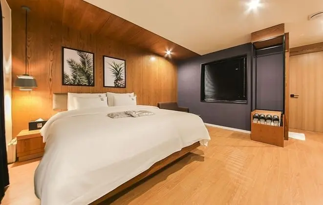 Deluxe Tek Büyük Yataklı Oda