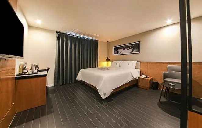 Standard Tek Büyük Yataklı Oda