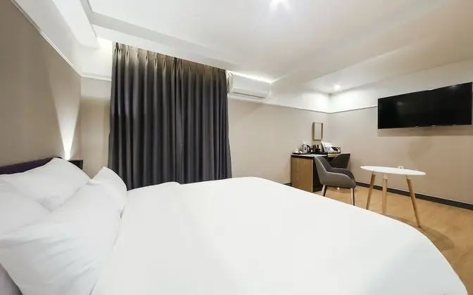 Deluxe Tek Büyük Yataklı Oda