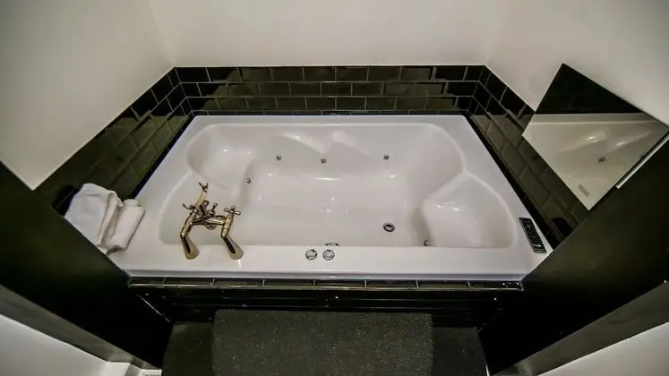 Süit (with Spa Bath)