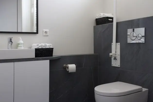 Comfort Tek Büyük Yataklı Oda, Ortak Banyo