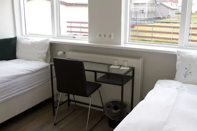 İki Ayrı Yataklı Oda, Ortak Banyo