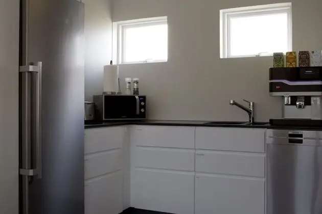 İki Ayrı Yataklı Oda, Ortak Banyo