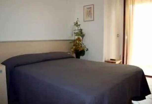 Economy Tek Büyük Yataklı Oda