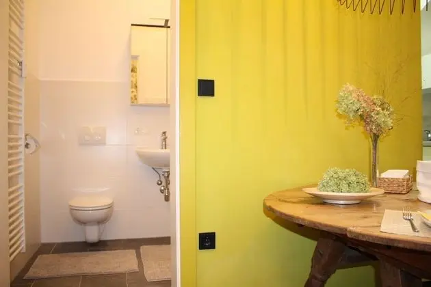 Yellow Flat