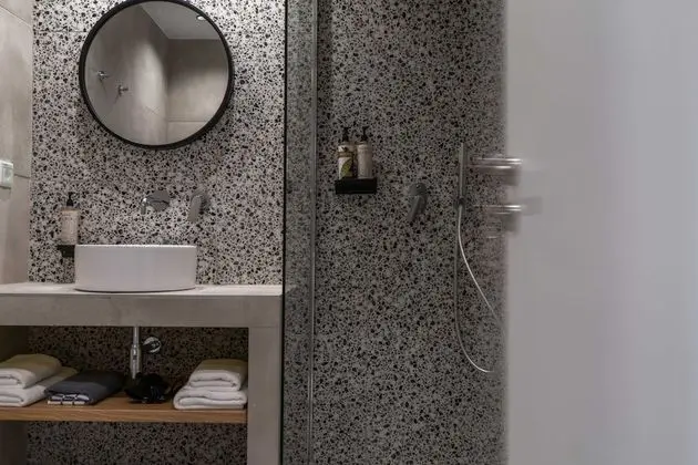Apartment 5 With Private Balcony