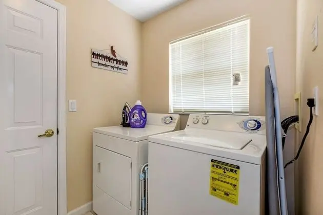 Ev