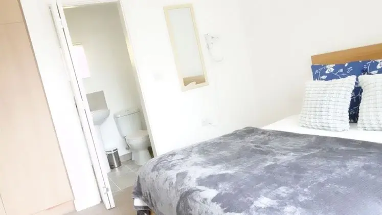 Comfort Tek Büyük Yataklı Oda