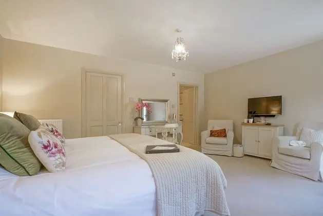 Superior King or Twin Room- Ground Floor
