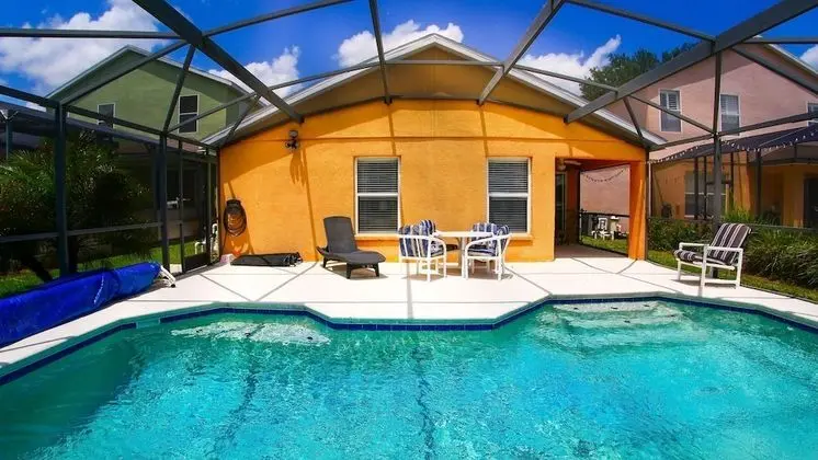 Ev (Great Community, amazing private pool)