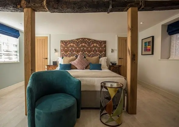 Luxury King Room
