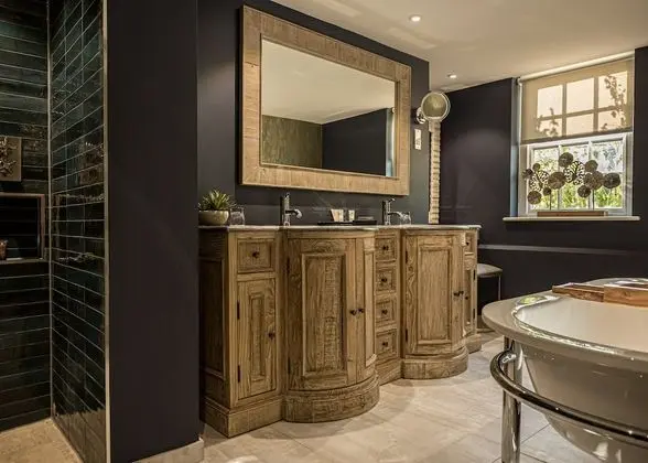 Luxury King Room
