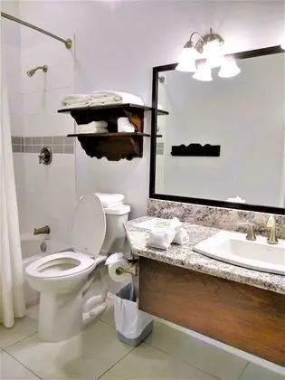 Deluxe Oda, 1 Büyük (Queen) Boy Yatak, Balkon, Kısmi Deniz Manzaralı