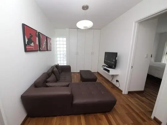 Apart Daire, Birden Çok Yatak (Great Location Walking Distance to La)