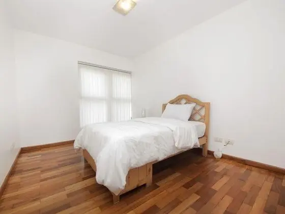 Apart Daire, Birden Çok Yatak (Great Location Walking Distance to La)