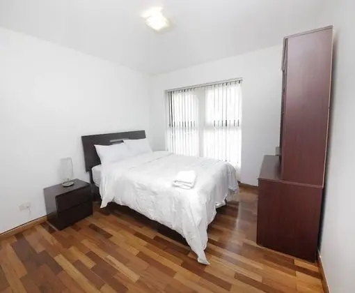 Apart Daire, Birden Çok Yatak (Great Location Walking Distance to La)
