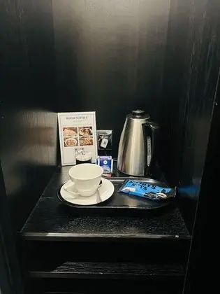 City Tek Büyük Yataklı Oda