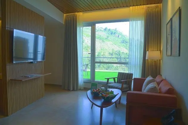 Luxury Oda