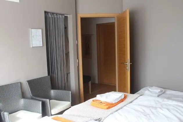 Basic Tek Büyük veya İki Ayrı Yataklı Oda, Ortak Banyo