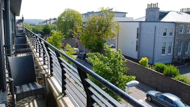 Oda, 1 Çift Kişilik Yatak, Sigara İçilmez, Balkon