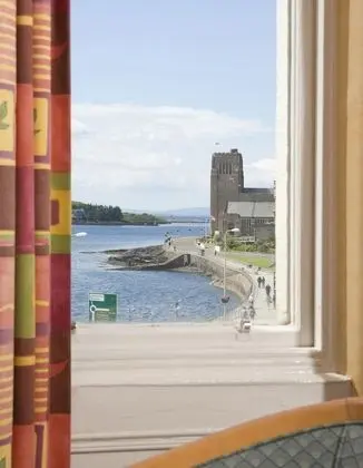 Tek Büyük Yataklı Oda (with Sea View)