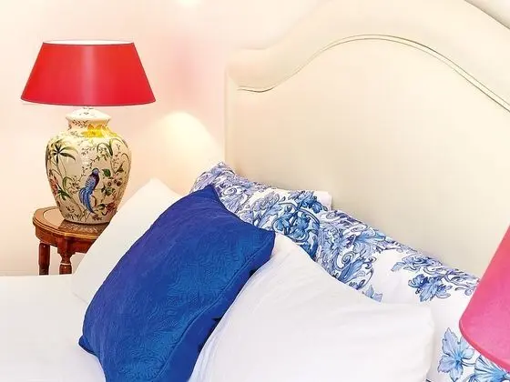 Luxury Bungalow Suite with outdoor Hydro-massage Bathtub