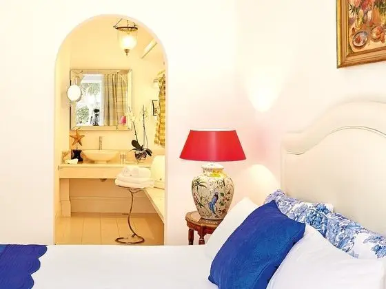 Luxury Bungalow Suite with outdoor Hydro-massage Bathtub