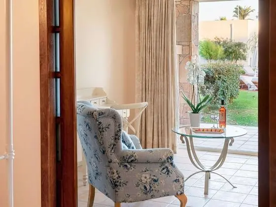 Junior Bungalow Suite