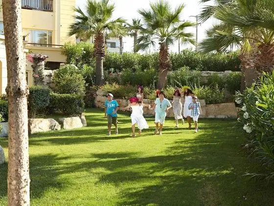 Family Oda, Kısmi Deniz Manzaralı