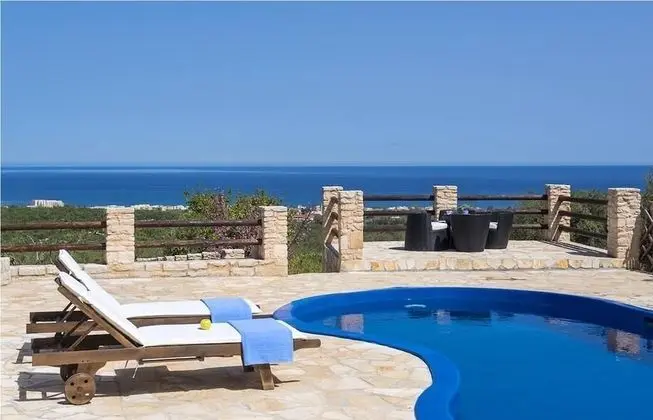 Villa (Dias)