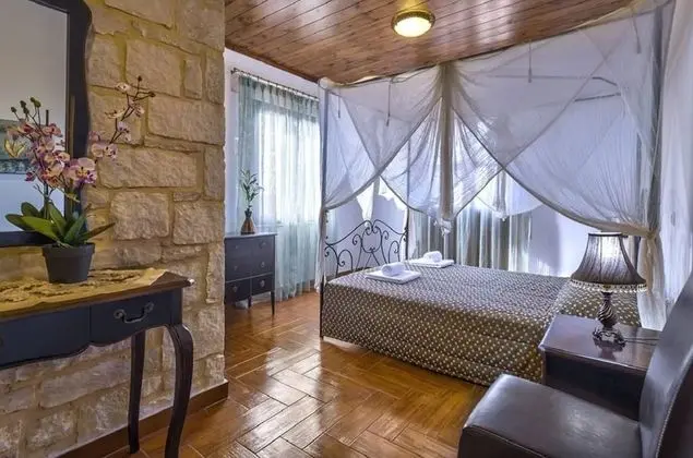 Villa (Dias)