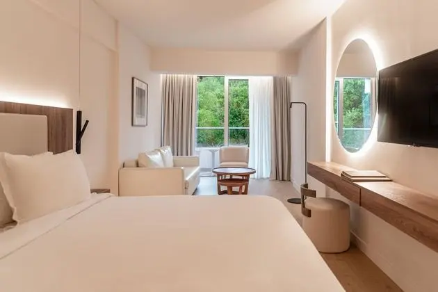 https://i.travelapi.com/lodging/5000000/4050000/4047500/4047500/19f9d432_z.jpg