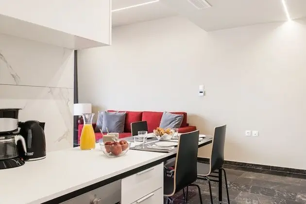 Apart Daire (Greece U Around Athens No. 6)