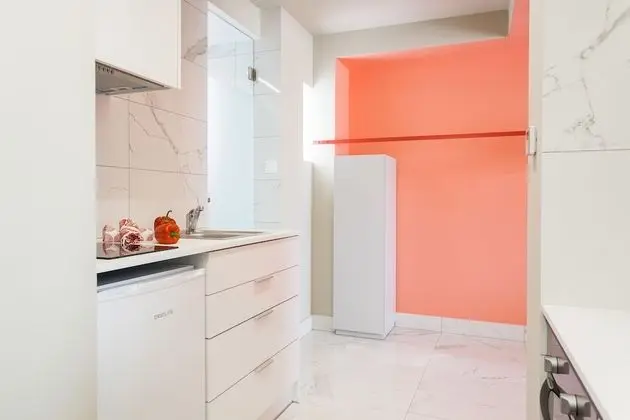 Apart Daire (Greece U Around Athens No. 6)