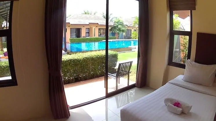 Standard Pool View
