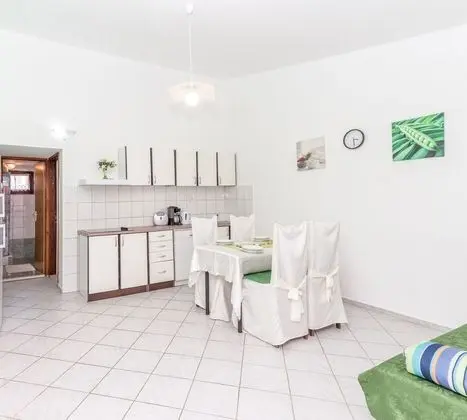 Family Apart Daire, 1 Çift Kişilik Yatak ve Çekyat, Bahçeli (Green Apartment Maslenica Sea View)