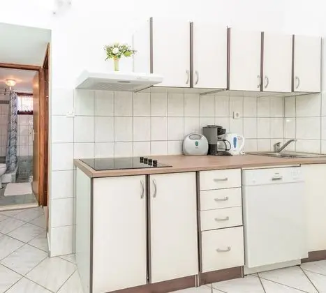 Family Apart Daire, 1 Çift Kişilik Yatak ve Çekyat, Bahçeli (Green Apartment Maslenica Sea View)