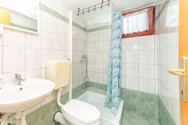 Family Apart Daire, 1 Çift Kişilik Yatak ve Çekyat, Bahçeli (Green Apartment Maslenica Sea View)