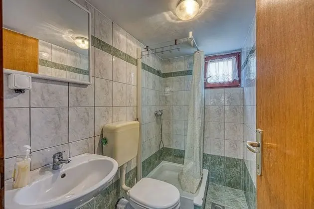 Family Apart Daire, 1 Çift Kişilik Yatak ve Çekyat, Bahçeli (Green Apartment Maslenica Sea View)