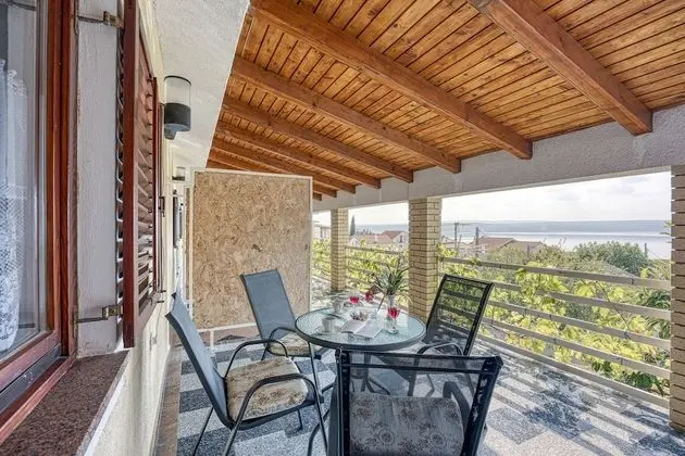 Family Apart Daire, 1 Çift Kişilik Yatak ve Çekyat, Bahçeli (Green Apartment Maslenica Sea View)