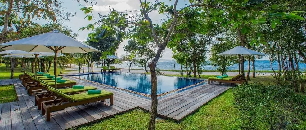 Villa, Denize Sıfır (Sharing Pool)