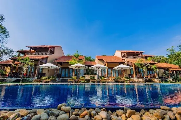 Villa, Denize Sıfır (Sharing Pool)