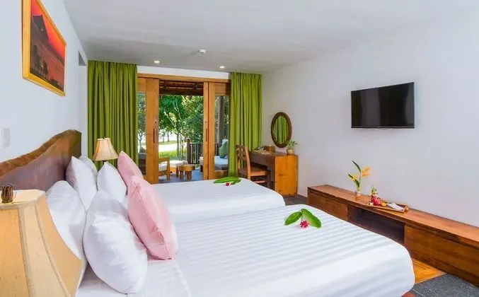 Villa, Denize Sıfır (Sharing Pool)