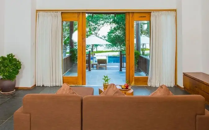 Villa, Denize Sıfır (Sharing Pool)