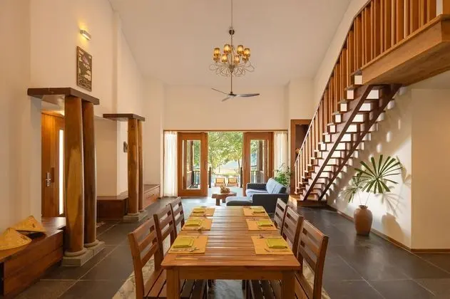 Villa, Denize Sıfır (Sharing Pool)