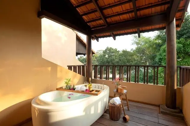 Villa, Denize Sıfır (Sharing Pool)